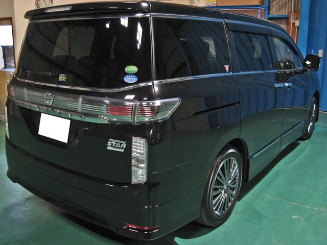 Nissan ELGRAND 2017-06 1899-3