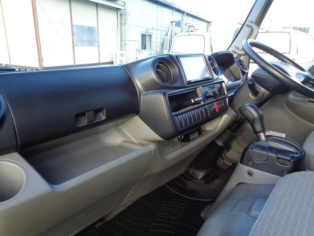Toyota DYNA TRUCK 2014-10 14195-21
