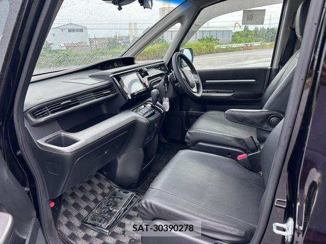 Honda e 2019-07 331693-1