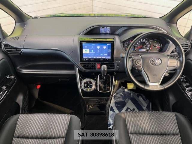 Toyota VOXY 2020-02 394975-1