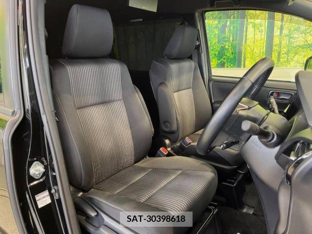 Toyota VOXY 2020-02 394975-8