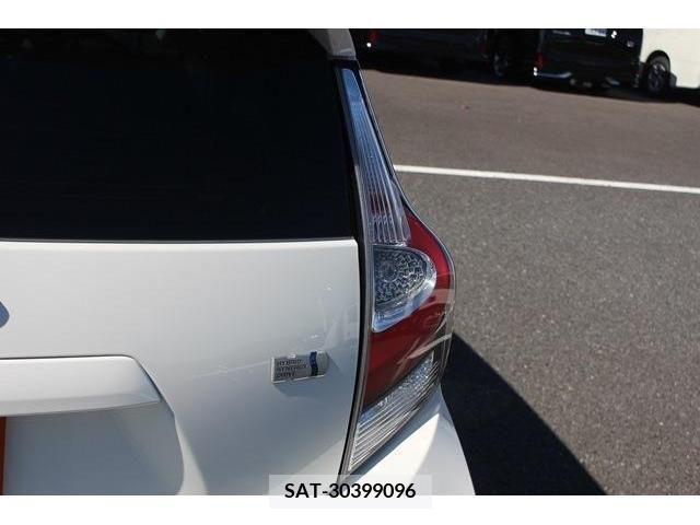 Toyota AQUA 2017-06 389317-13