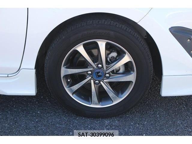 Toyota AQUA 2017-06 389317-11