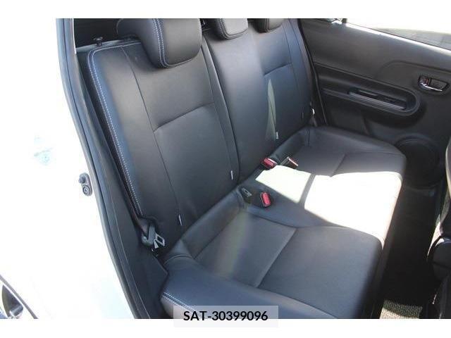 Toyota AQUA 2017-06 389317-16