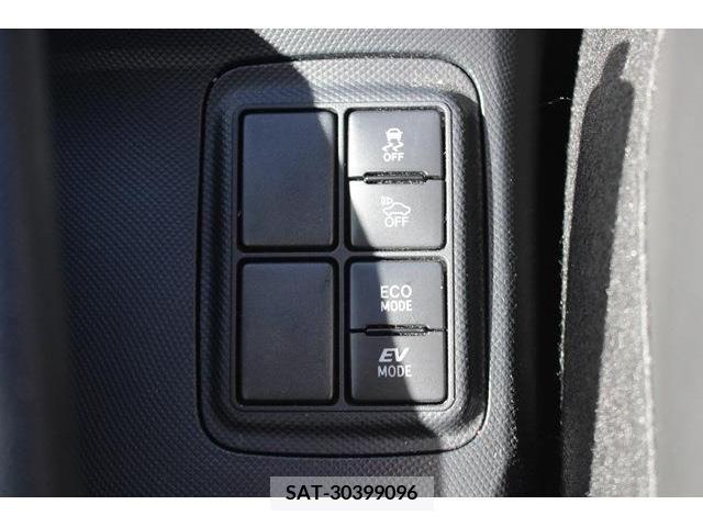 Toyota AQUA 2017-06 389317-4