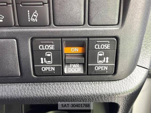Toyota VOXY 2017-09 246864-5