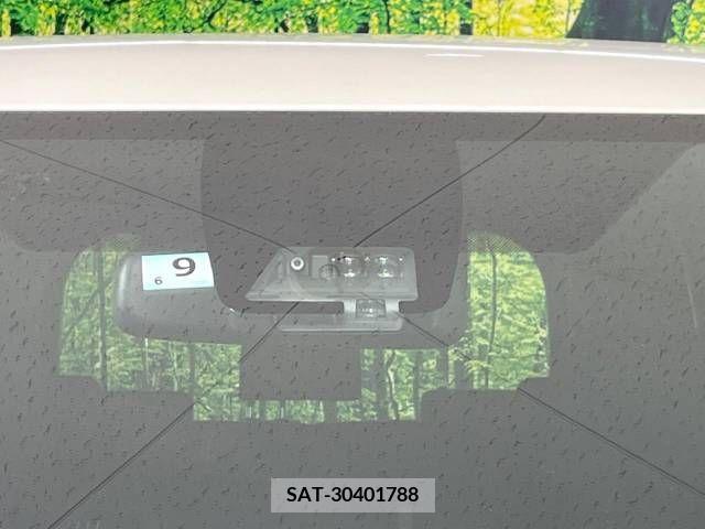 Toyota VOXY 2017-09 246864-3