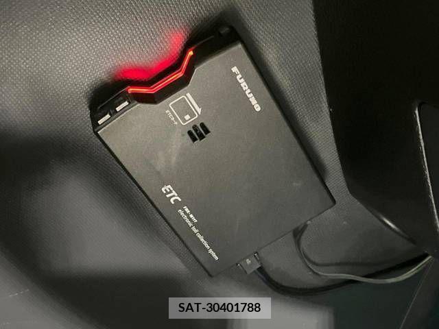 Toyota VOXY 2017-09 246864-7