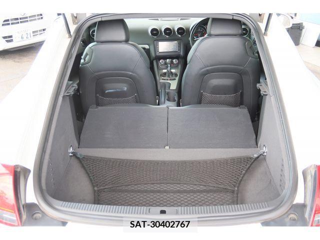 Audi TT 2011-07 395806-24