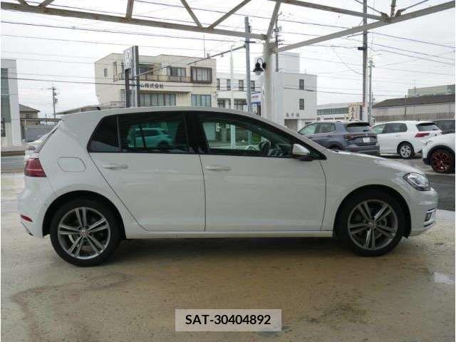 VolksWagen GOLF 2020-02 320334-6