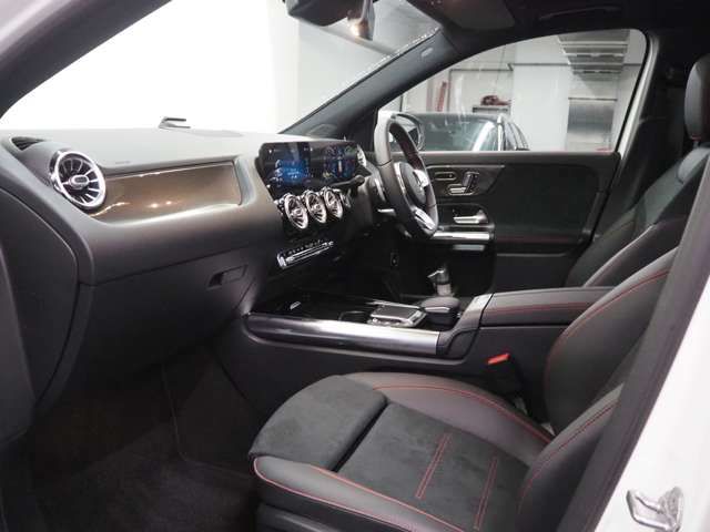 Mercedes Benz GLA-CLASS 2021-01 5336-12