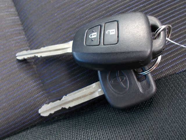 Toyota COROLLA FIELDER 2016-10 18325-17