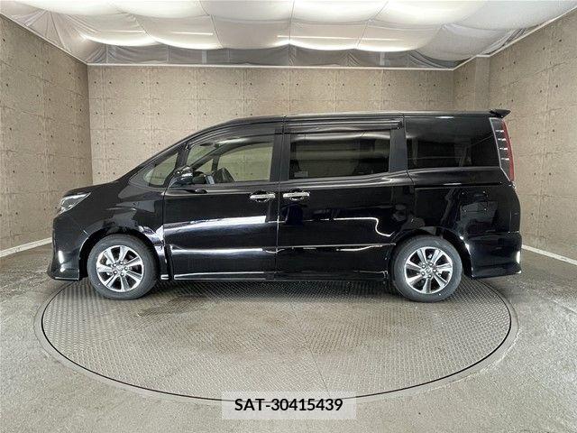 Toyota NOAH 2018-12 345871-25