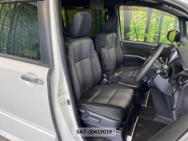 Toyota VOXY 2018-02 345031-9