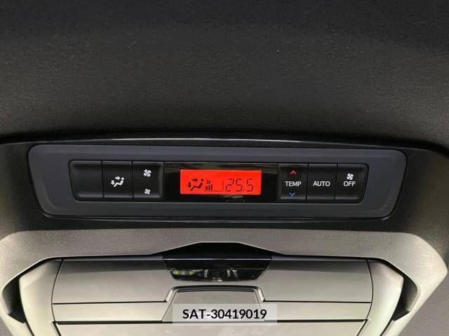 Toyota VOXY 2018-02 345031-6