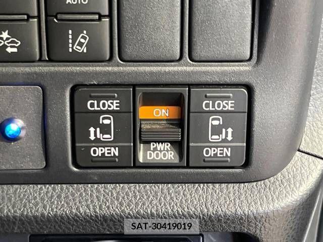 Toyota VOXY 2018-02 345031-5