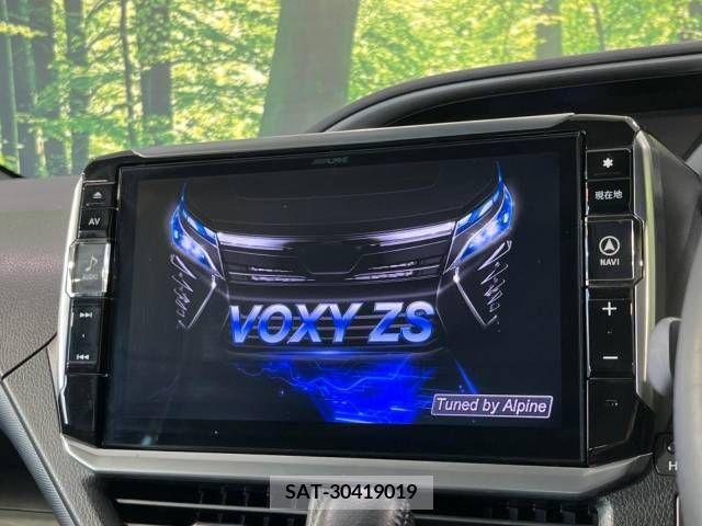 Toyota VOXY 2018-02 345031-3