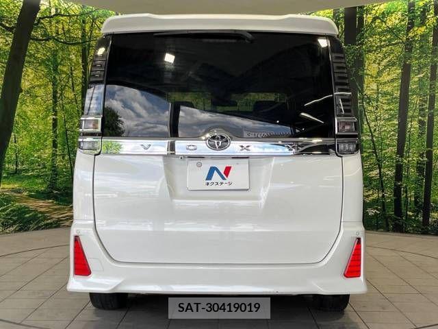 Toyota VOXY 2018-02 345031-15