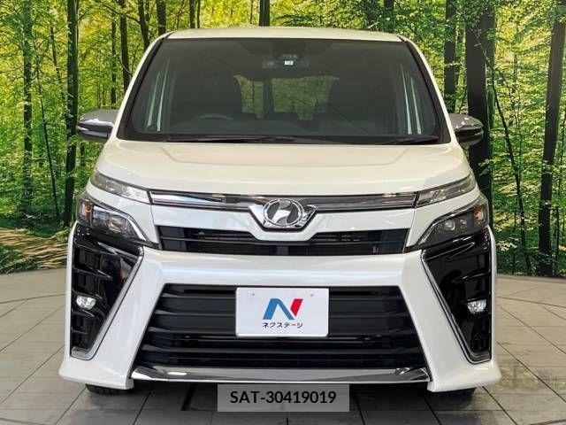 Toyota VOXY 2018-02 345031-14