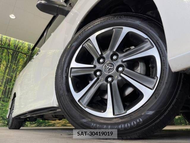 Toyota VOXY 2018-02 345031-13