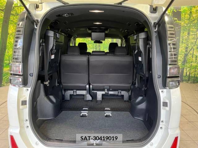 Toyota VOXY 2018-02 345031-11