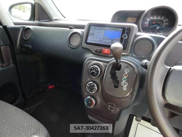 Toyota SPADE 2013-09 313679-11