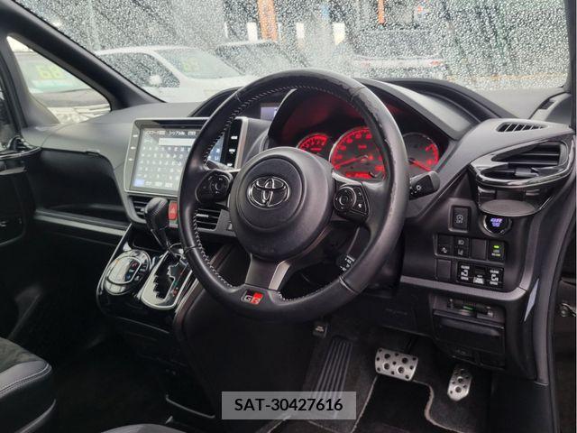 Toyota VOXY 2017-09 289150-8