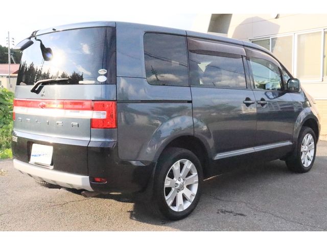 Mitsubishi DELICA D5 2007-11 18152-5