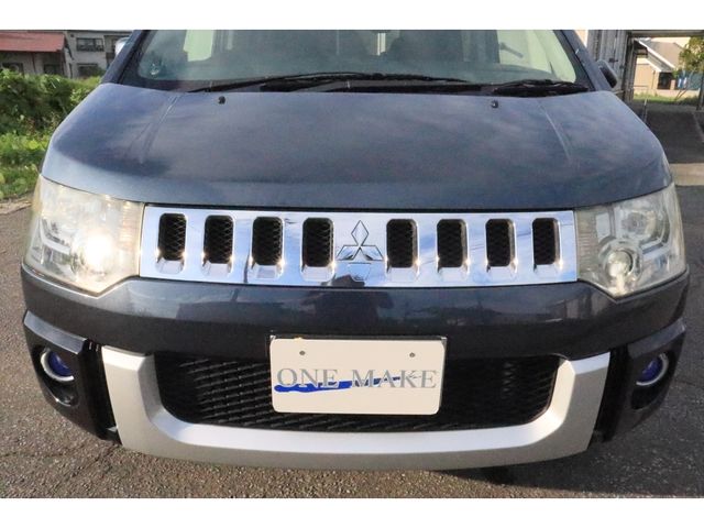 Mitsubishi DELICA D5 2007-11 18152-8