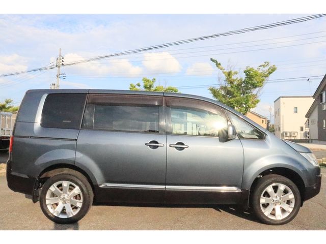 Mitsubishi DELICA D5 2007-11 18152-6