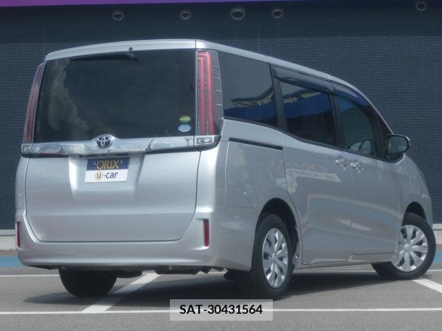 Toyota NOAH 2018-05 347769-2