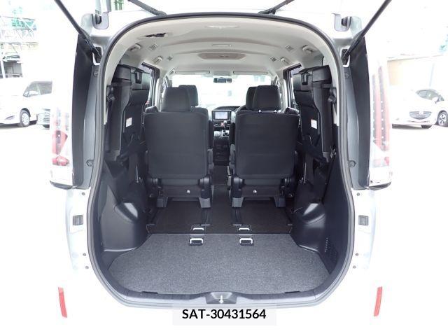 Toyota NOAH 2018-05 347769-16