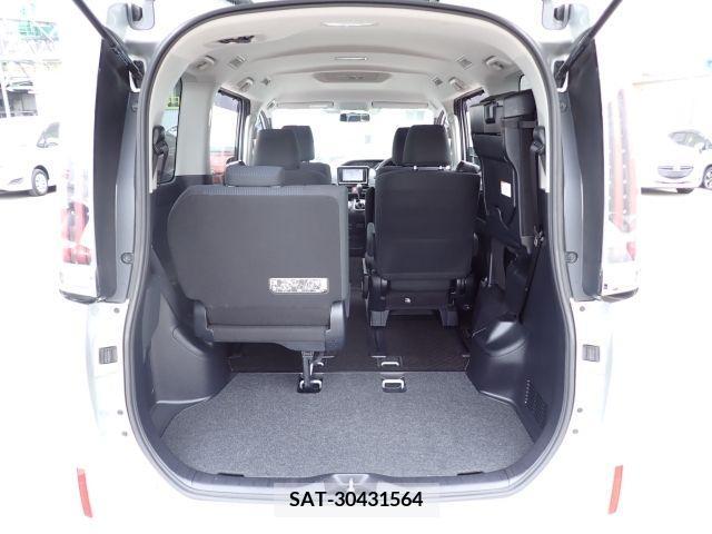 Toyota NOAH 2018-05 347769-15