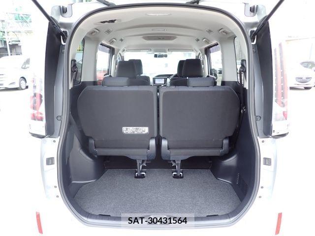 Toyota NOAH 2018-05 347769-14