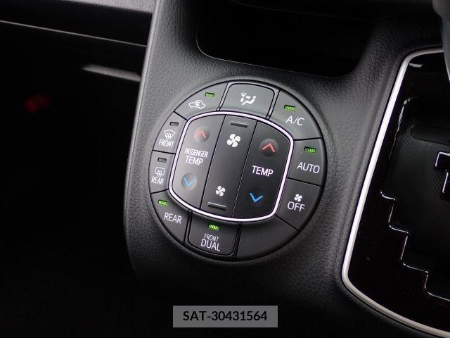 Toyota NOAH 2018-05 347769-6