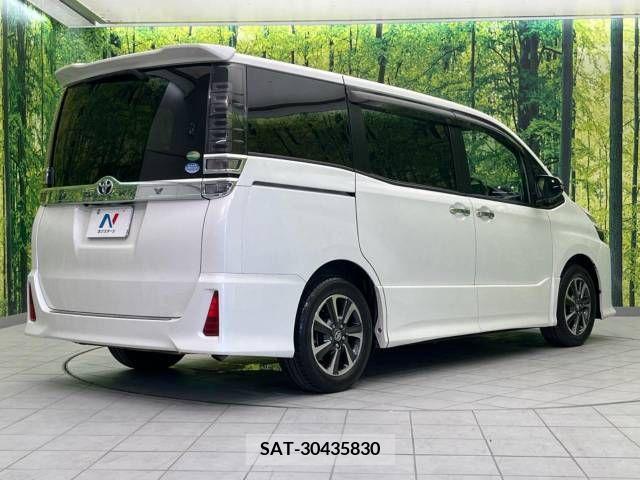 Toyota VOXY 2018-03 370324-18