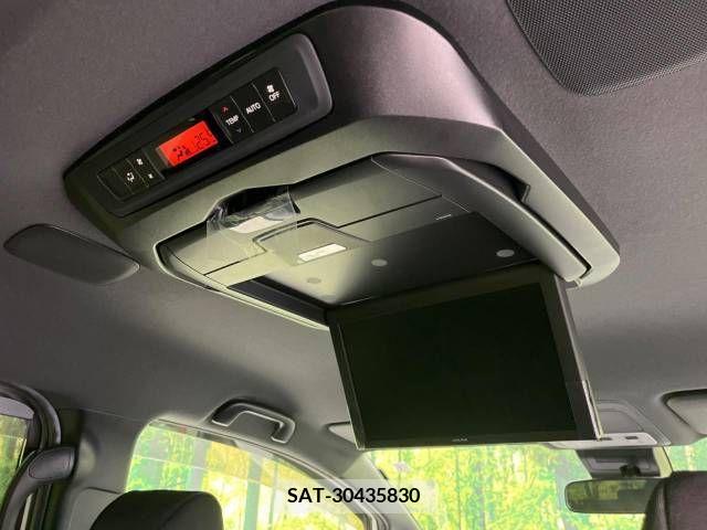 Toyota VOXY 2018-03 370324-2