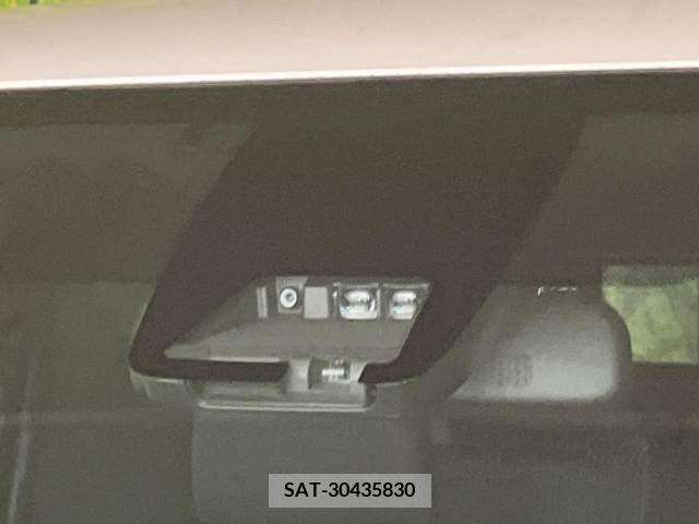 Toyota VOXY 2018-03 370324-4