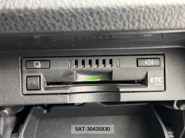Toyota VOXY 2018-03 370324-7