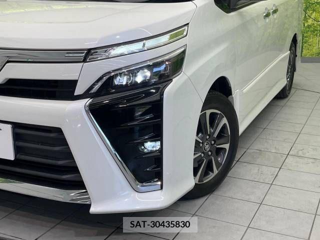 Toyota VOXY 2018-03 370324-13