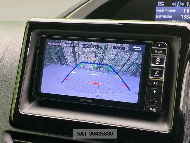 Toyota VOXY 2018-03 370324-6
