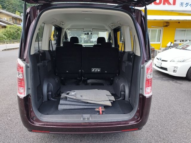 Honda e 2010-03 24208-16