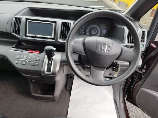 Honda e 2010-03 24208-2