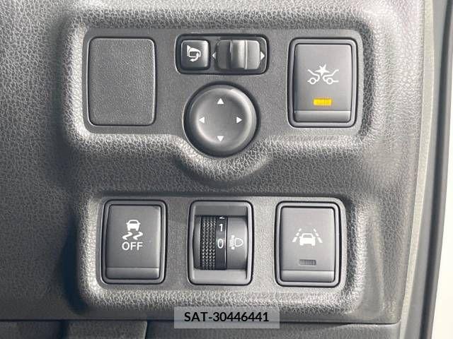 Nissan NOTE 2015-12 335669-7