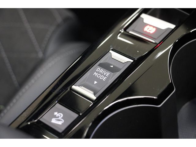Peugeot 2008 2020-09 12781-9