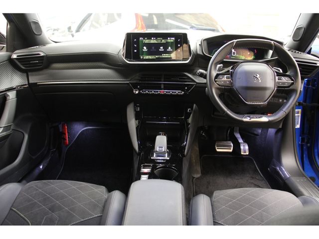Peugeot 2008 2020-09 12781-1