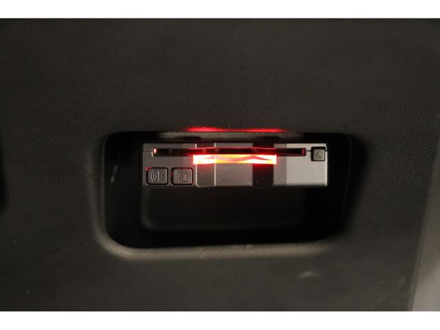 Peugeot 2008 2020-09 12781-8
