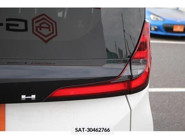 Toyota NOAH 2023-04 351919-13