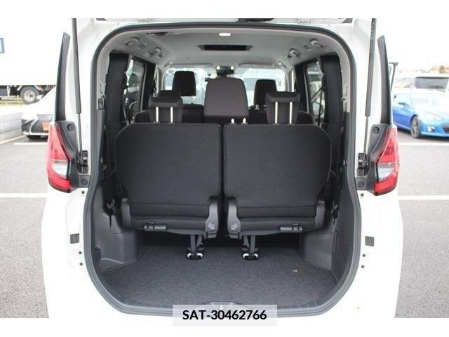 Toyota NOAH 2023-04 351919-17