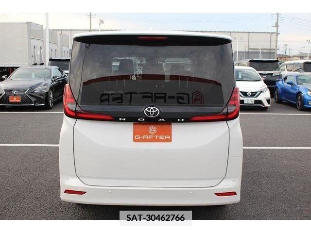 Toyota NOAH 2023-04 351919-9